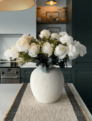 Grandes roses artificielles – Blanc ivoire (3 tiges / 21 roses)