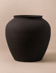 Maceta grande de hierro Etta – Negro