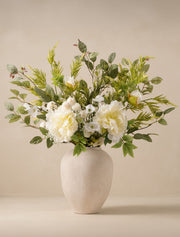 Composition florale artificielle – Coquelicot blanc et pivoine