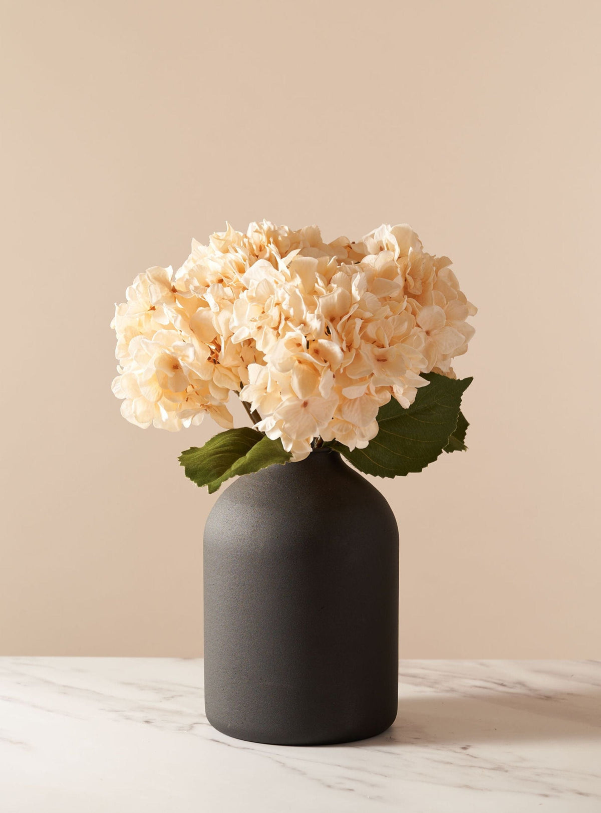 Bouquet d’hortensias artificiels – Crème (4 tiges)