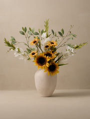 Composition florale artificielle – Tournesol et glaïeul blanc