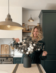 Künstliches Blumenarrangement – Weiß & Grün