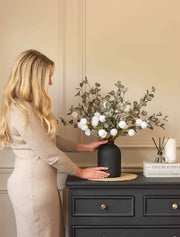 Künstliches Blumenarrangement – Weiß & Grün