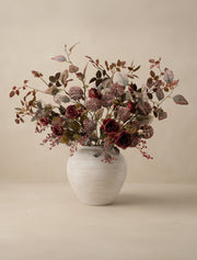 Composition florale artificielle – Mélange de roses rouges et pourpres